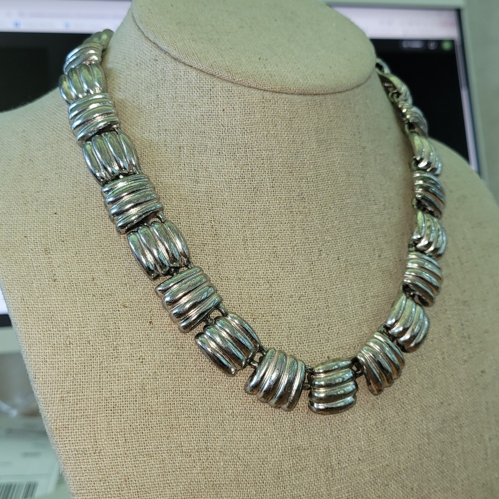 Vintage ANNE KLEIN Chunky Silver Tone Ribbed Link Necklace 16" 117.35g